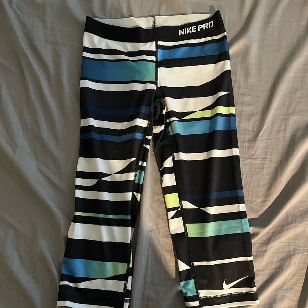 Women’s Nike Pro Dri-Fit Leggings - size small